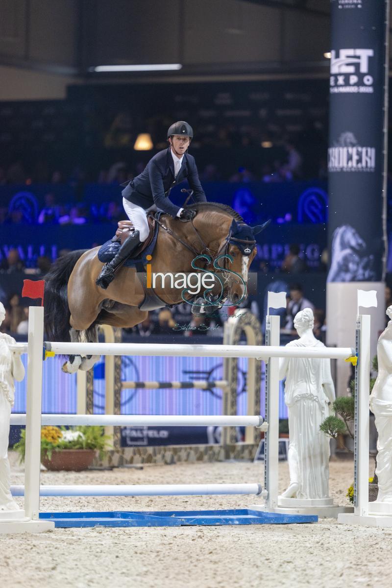 Maher Ben (GBR) riding Point Break_Verona_20241109_SS358132.jpg